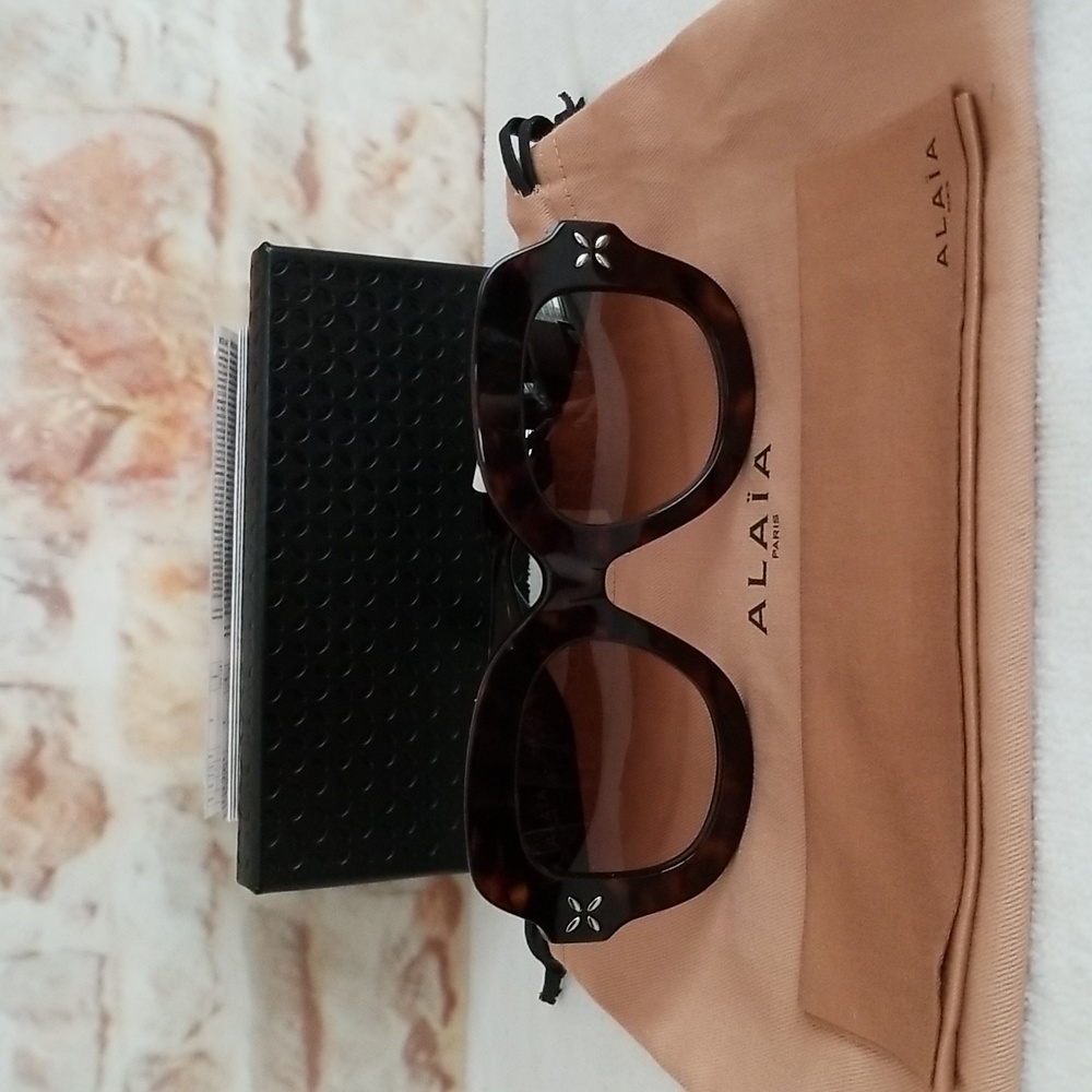 New Alaia Azzedine Alaia Oversized Square Acetate Sunglasses